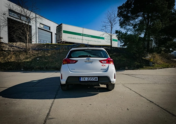 Toyota Auris cena 32900 przebieg: 184000, rok produkcji 2014 z Kielce małe 56